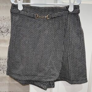 New Zara Girls Size 13-14 Black and White Skort with Belt Detail